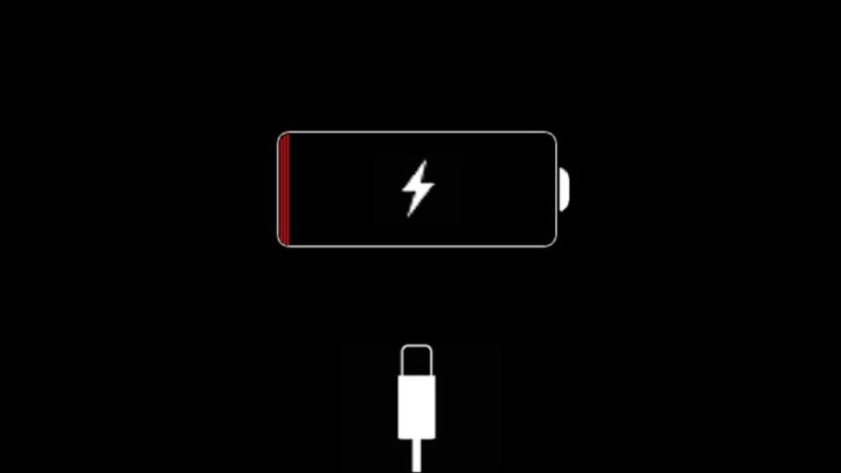 Значок зарядки на экран. Индикатор зарядки на айфоне. Айфон заряжается. Экран зарядки айфона. Севший айфон на зарядке.