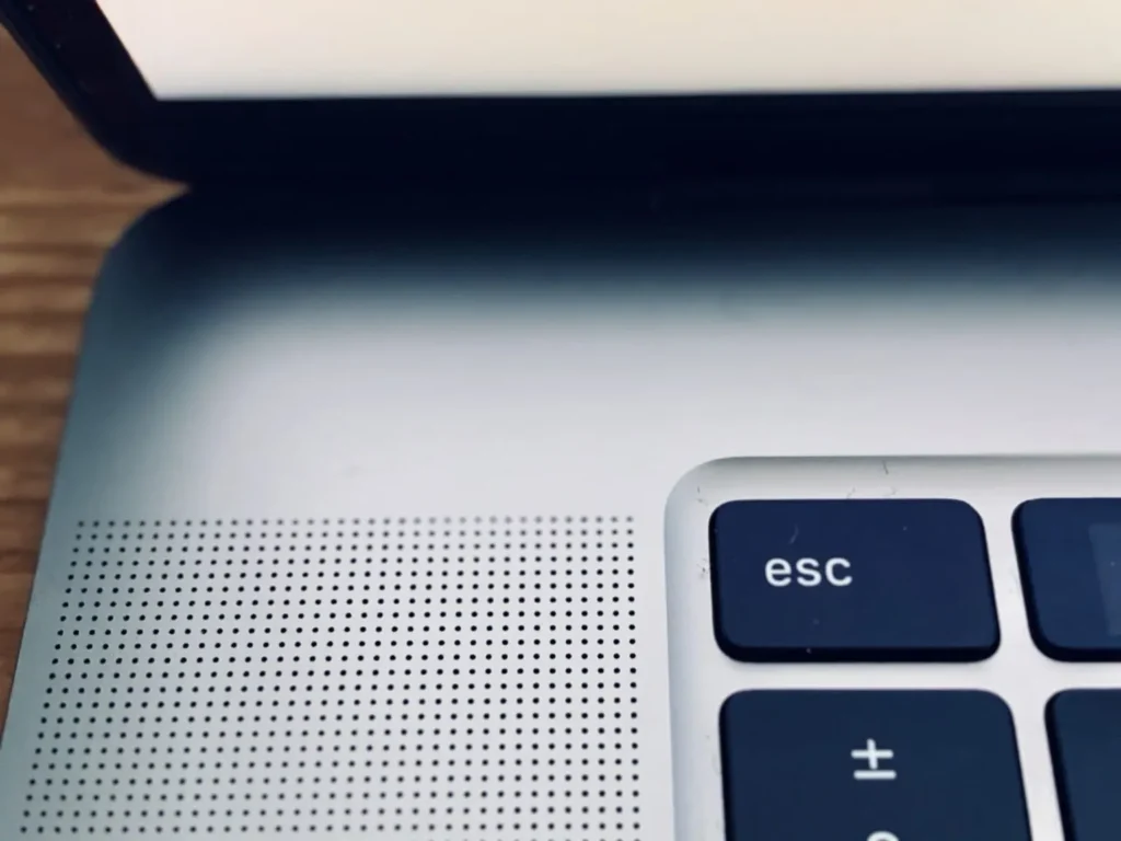 naprawa głośnika MacBook serwis apple